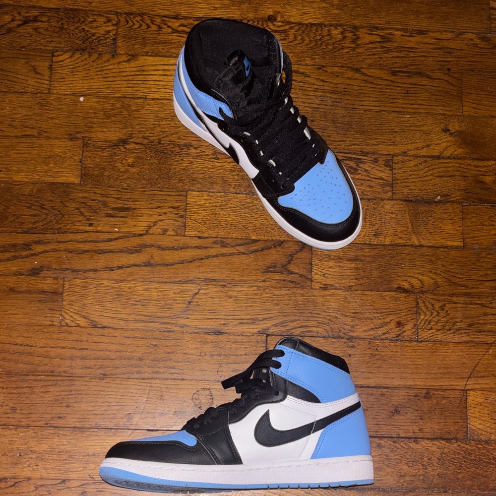 Air Jordan 1 Retro High OG University Blue